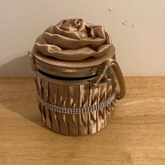 Purse - Picture 3 of 10